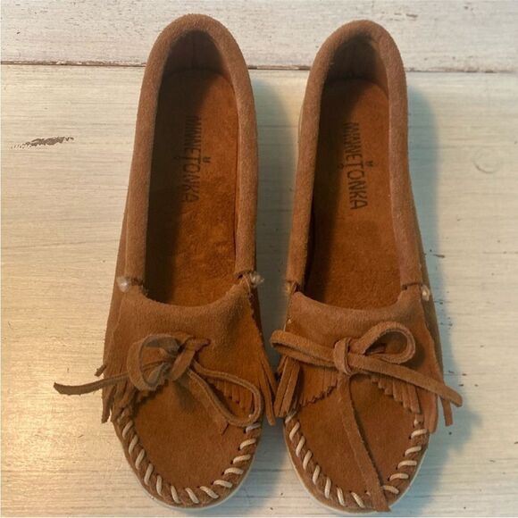 Minnetonka Shoes - Minnetonka Brown Suede Moccasins